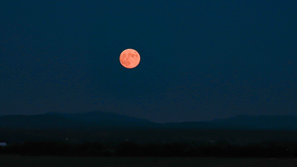 Super Lune Ce Mercredi Soir Ce Qu Il Faut Savoir Radio Canada Ca