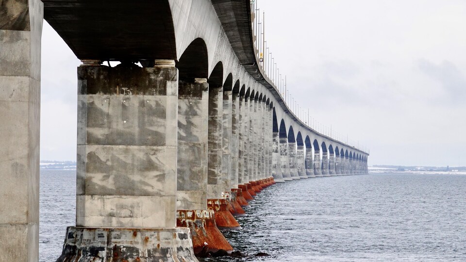 Le pont de la Confédération à l'Île-du-Prince-Édouard, en janvier 2021.
