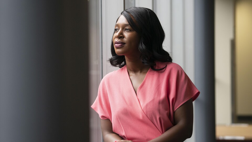 La Congolaise Affine Lwalalika, conseillère municipale du district Parc-de-la-Cité, à Longueuil.