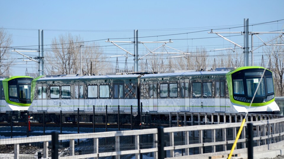 Wagons du futur Réseau express métropolitain (REM).