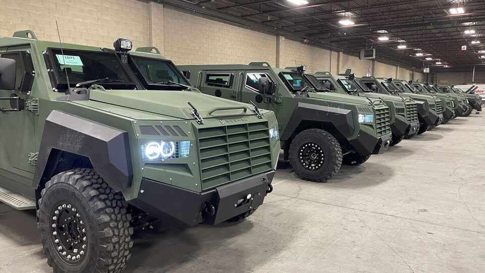Visite de l'usine de véhicules blindés Roshel à Mississauga