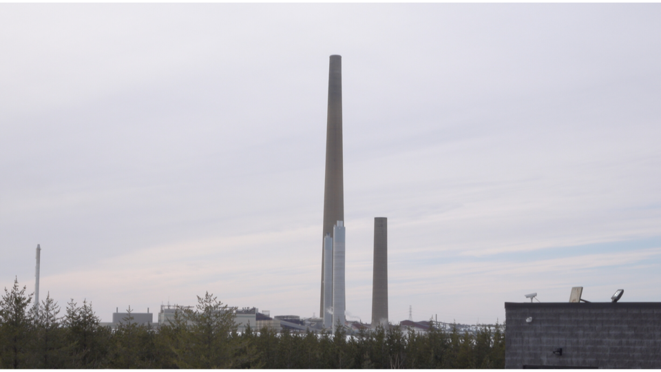 La grande cheminée de la minière Vale à Sudbury.
