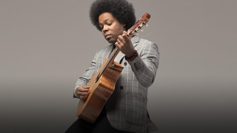 Le musicien canado-cubain Alex Cuba