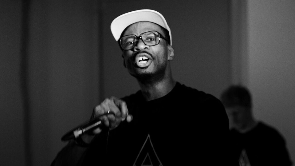 Le rappeur manitobain Alpha Toshineza.