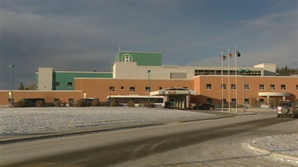 L'hôpital de Whitehorse en hiver.