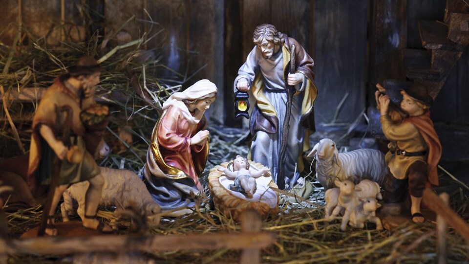 Décoration De Table De Noël - Scène De La Nativité En Acrylique 18x20 Cm - Centre De Table Chrétien