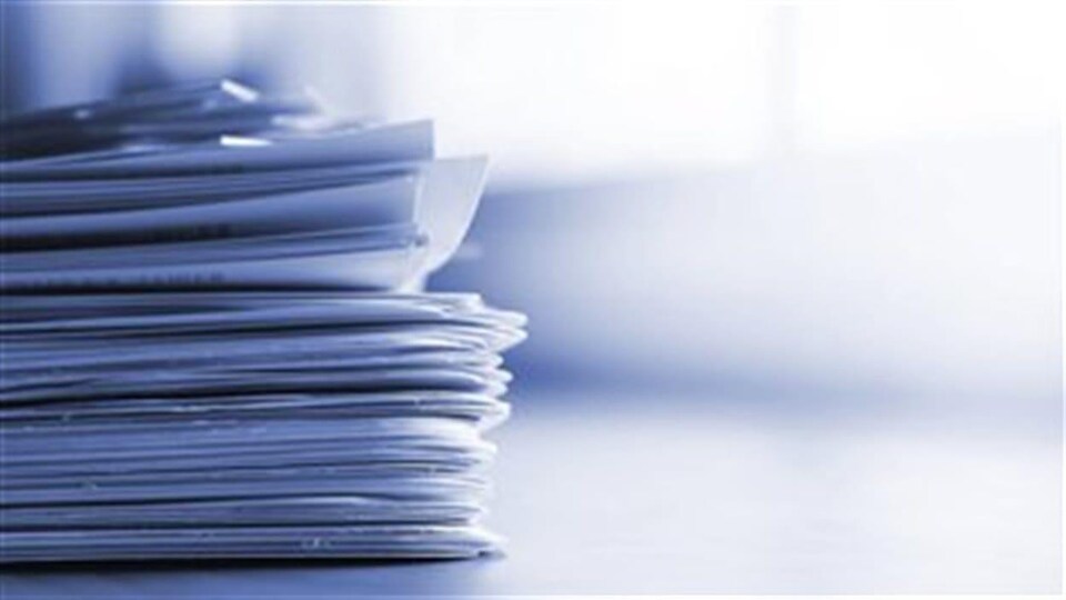Des documents. 