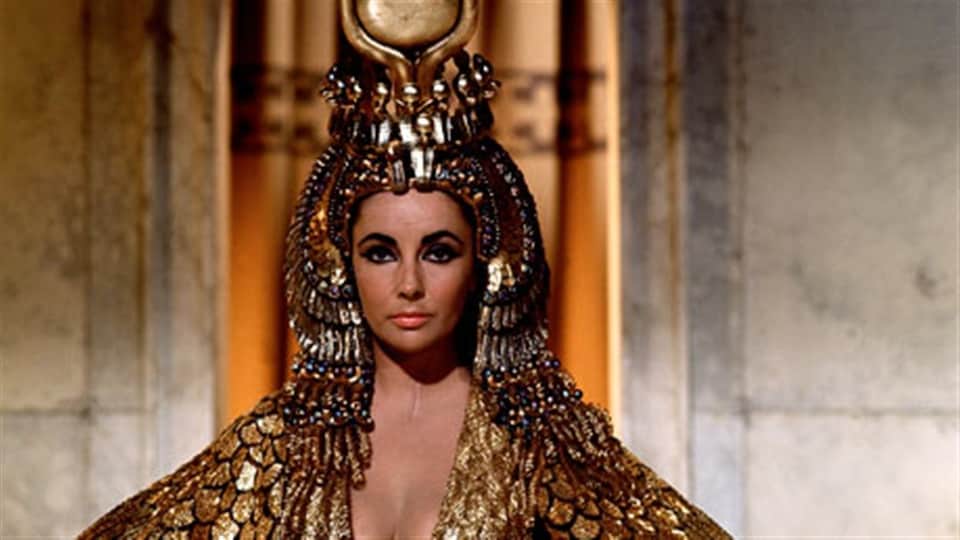 Connaissez-vous l'histoire de la colle Cléopâtre ? : Femme