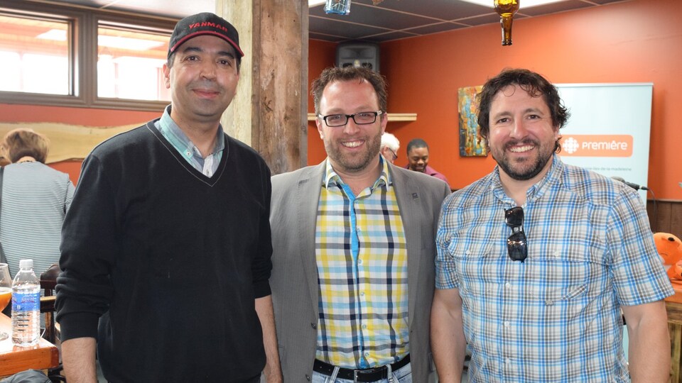 Le directeur général des Entreprises maritimes Bouchard Ahmed Kabbadj, le maire de Gaspé et préfet de la MRC Côte-de-Gaspé, Daniel Côté et le directeur général de Nergica, Frédéric Côté.