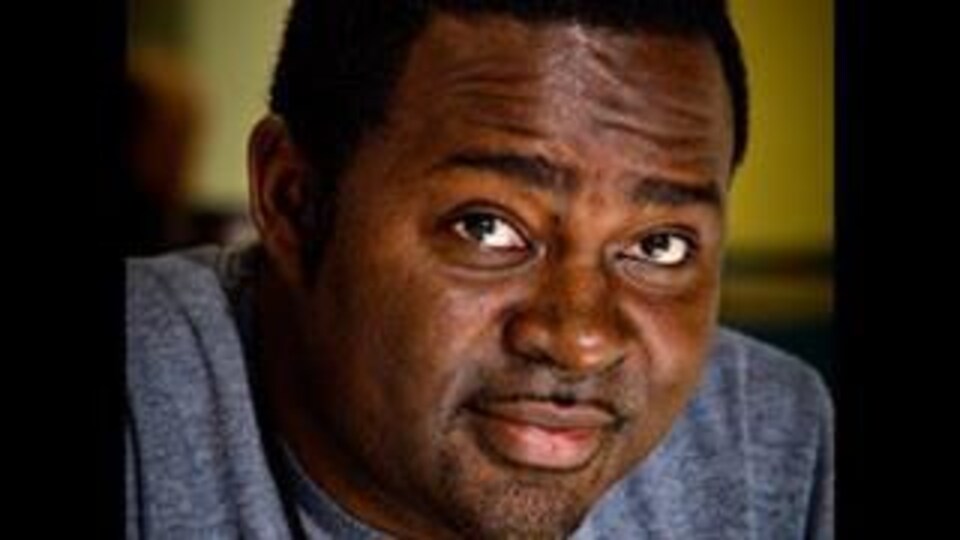 Nnaemeka Ali Omi, missionnaire oblat pour les communautés d'Ekuanitshit et Matimekush Lac John, originaire du Nigeria.