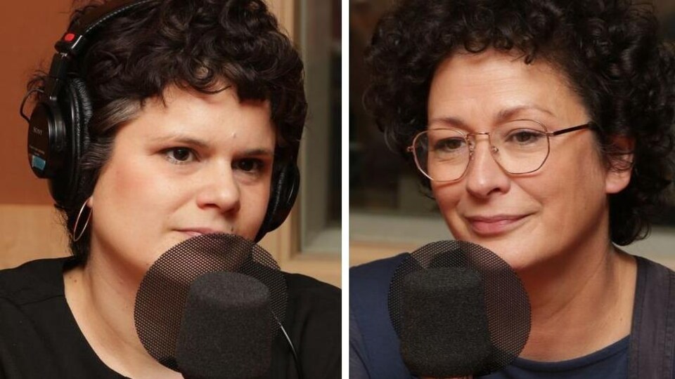Montage montrant deux femmes ne rémission de cancer devant un micro.