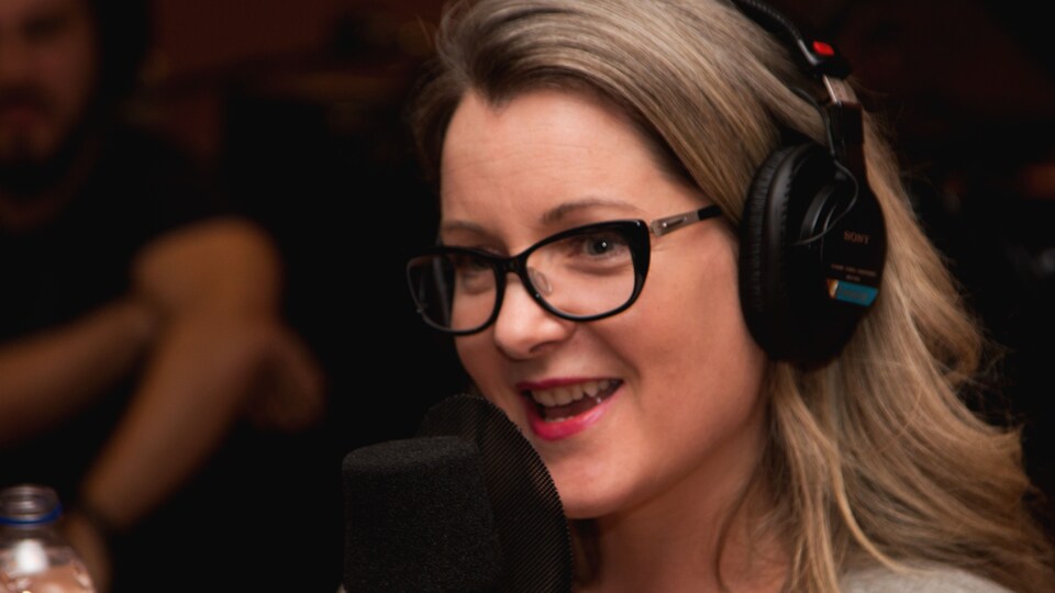 Anne-Marie Dupras dans le studio 18 de Radio-Canada