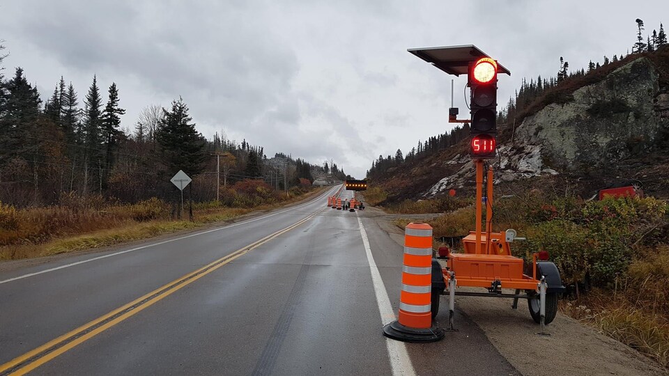 L'attente était souvent longue aux abords des chantiers de la construction sur la Côte-Nord en 2019.