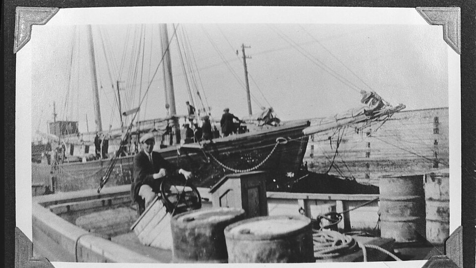 Les bateauxmagasins de l'époque