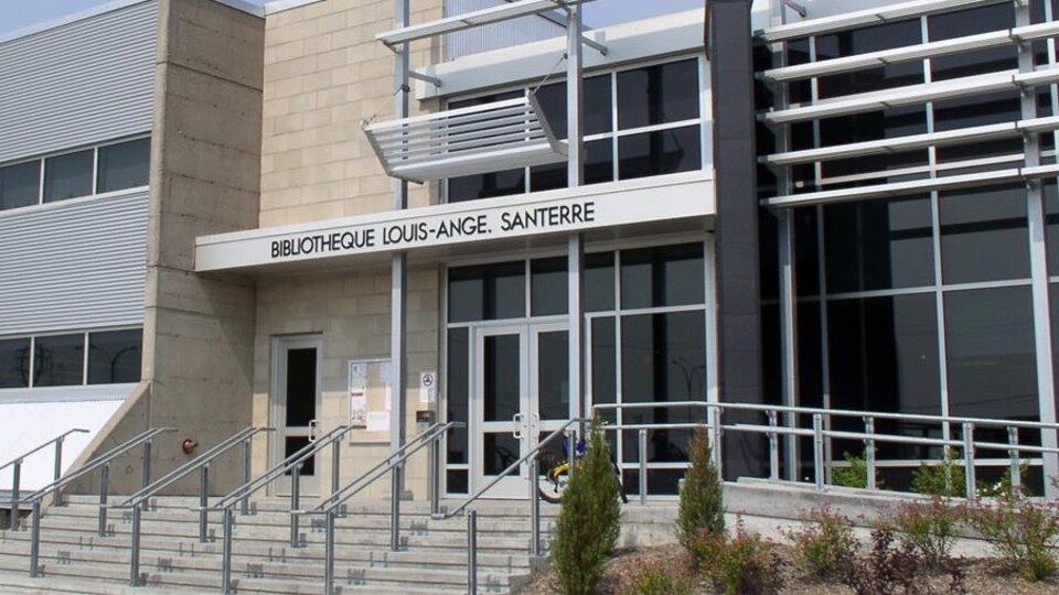 Bibliothèque Louis-Ange-Santerre de Sept-Îles.