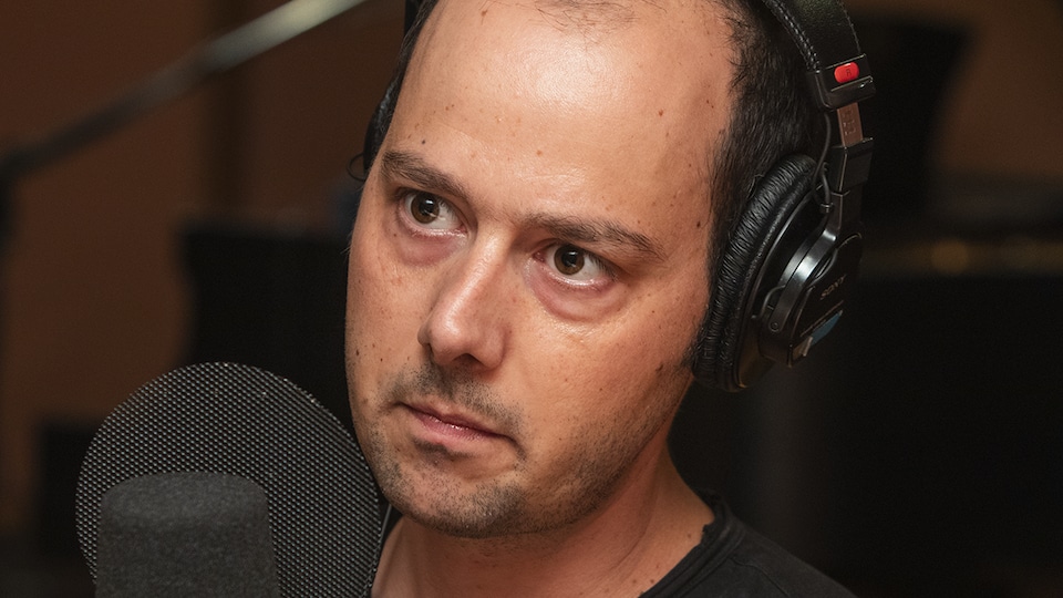 David Aghapekian au micro de Stéphan Bureau.