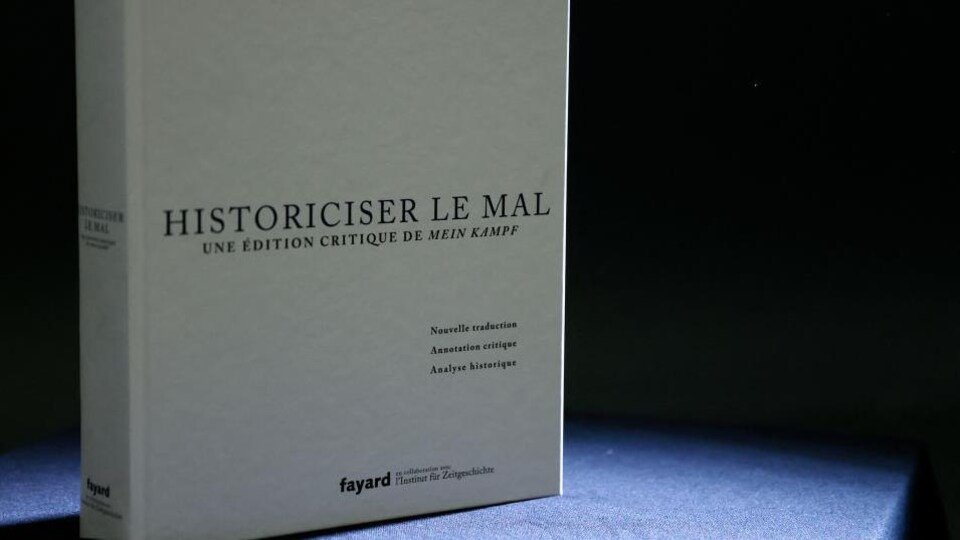 La photo de la couverture du livre « Historiciser le mal : une édition critique de Mein Kampf ».