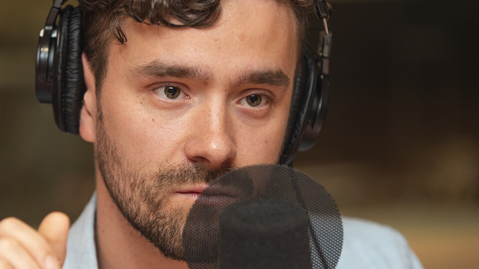 Jean-Christophe J. Lamontagne au micro de Stéphan Bureau.