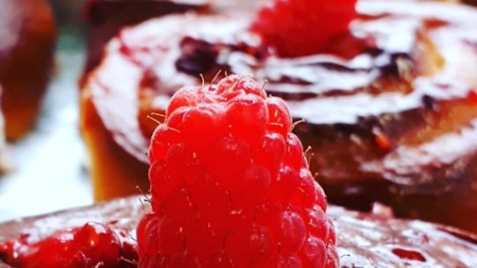 Brioche avec framboise