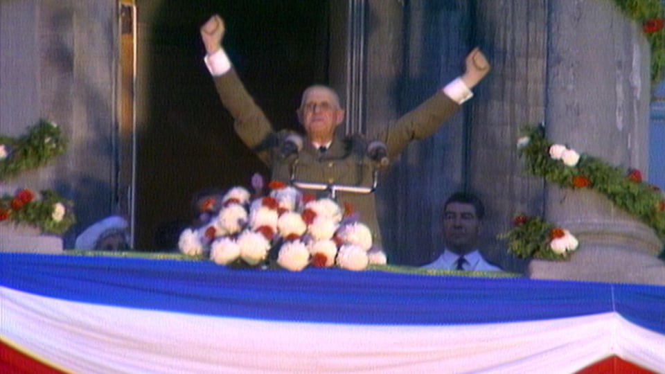 Charles de Gaulle depuis le balcon de l'hôtel de ville de Montréal