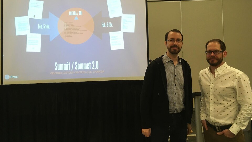 Christian Tanguay du Centre communautaire LGBTQ+ de Montréal en compagnie de Mike Tutthill du Rainbow Centrer de Winnipeg.