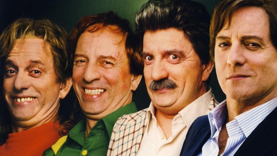 Quatre hommes joués par Michel Côté.