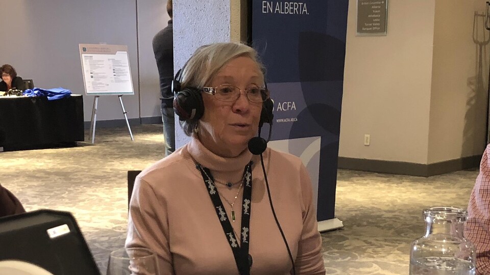 Mme Michelle Margarit au micro de La Croisée.