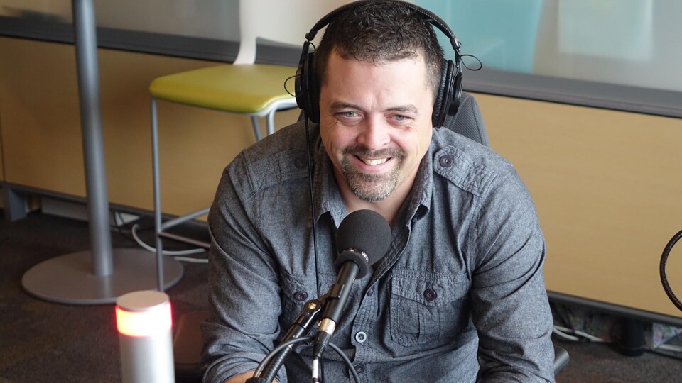  Le réalisateur Daniel Léger en entrevue à l'émission le Réveil N.-B. Photo