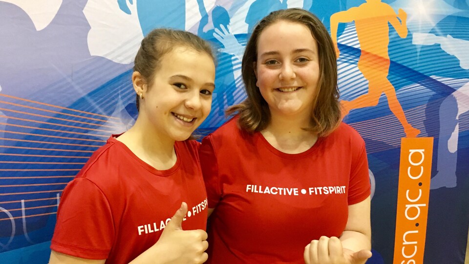 Daphné Leblanc et Catherine Veilleux, deux adolescentes participant à l'activité des Filles actives à Sept-Iles