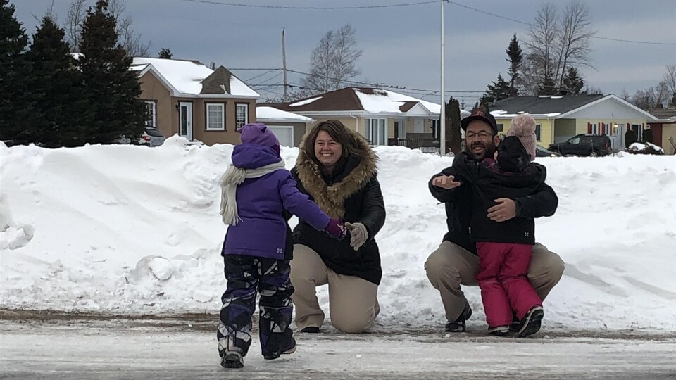 David Bernier et Claudia Dallaire Demers avec leurs enfants