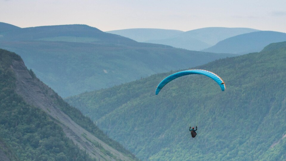 Parapentiste à Mont-Saint-Pierre