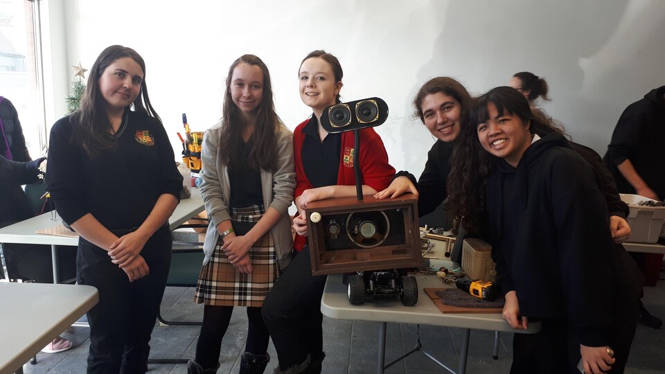 Des élèves du Séminaire de Sherbrooke participent à l'événement Garbage art
