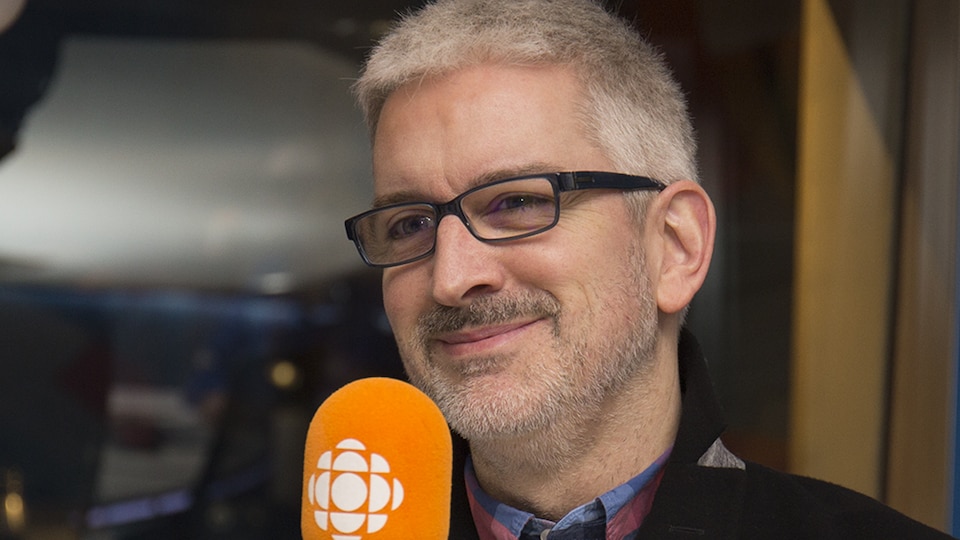 Jean-Martin Aussant au studio 17 de Radio-Canada, à Montréal, le 26 novembre 2017