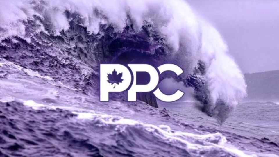 Un tweet de Maxime Bernier avec la photo d'une vague violette et le logo du Parti populaire du Canada.