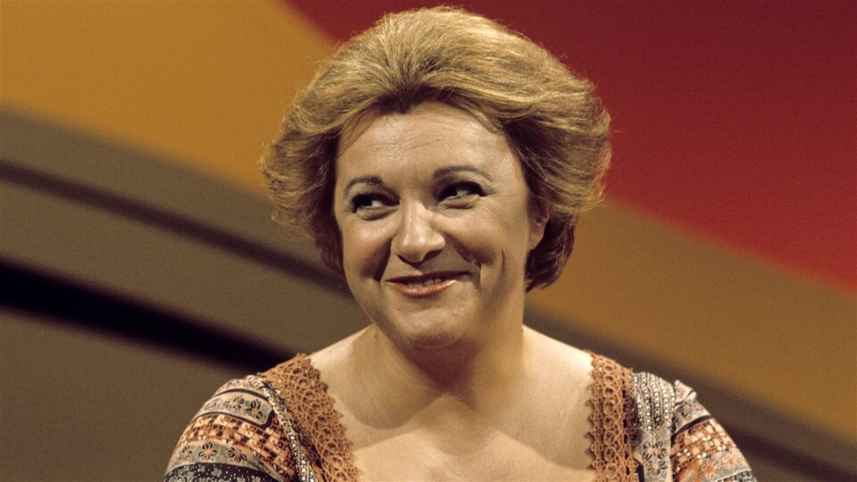 Lise Payette à la barre de l'émission Appelez-moi Lise, le 4 juin 1976