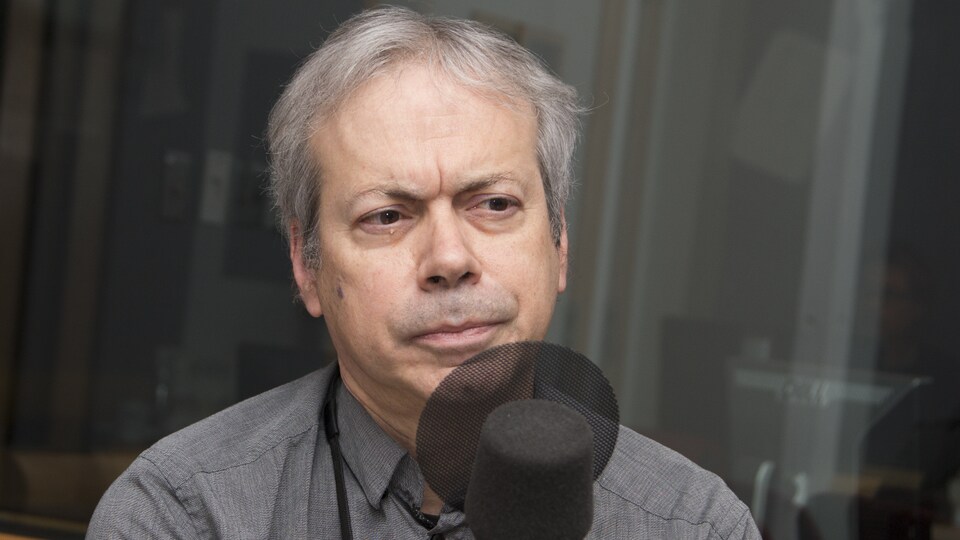 Dominique Arel au studio 91 de Radio-Canada, à Montréal, le 5 novembre 2017