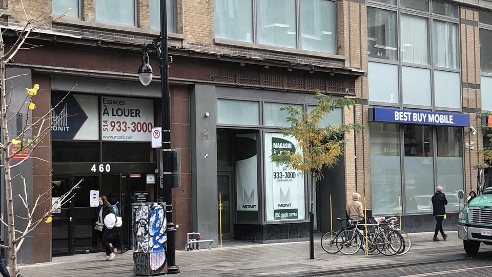 L'édifice Alexander sur la rue Ste-Catherine à Montréal.