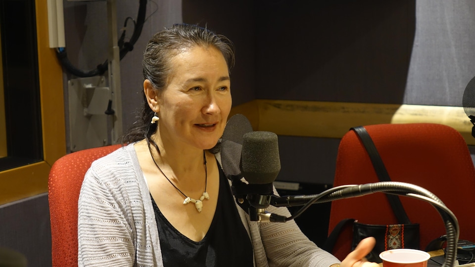 L’ethnologue inuk Lisa Qiluqqi Koperqualuk en entrevue radio
