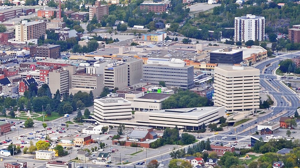 Vue aérienne du centre-ville de Sudbury.