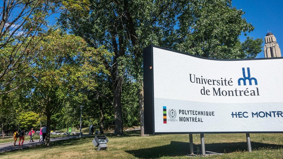 University of Montreal entrance sign.