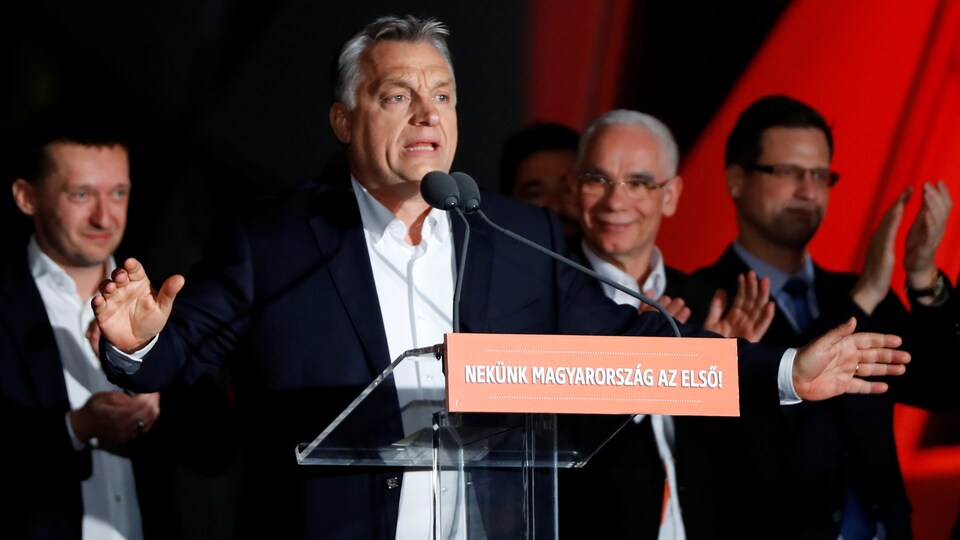 Le premier ministre hongrois Viktor Orban s'adresse à ses partisans.