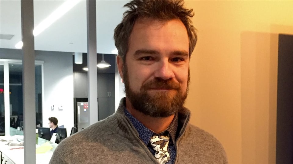 Photo de David dans les locaux de Radio-Canada