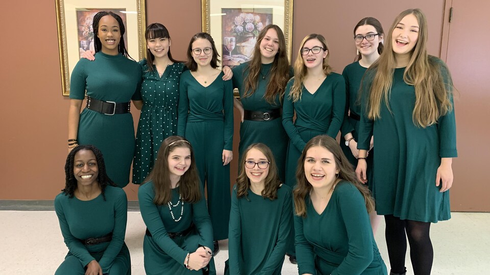 Photo de groupe de l'Ensemble vocal Clé.