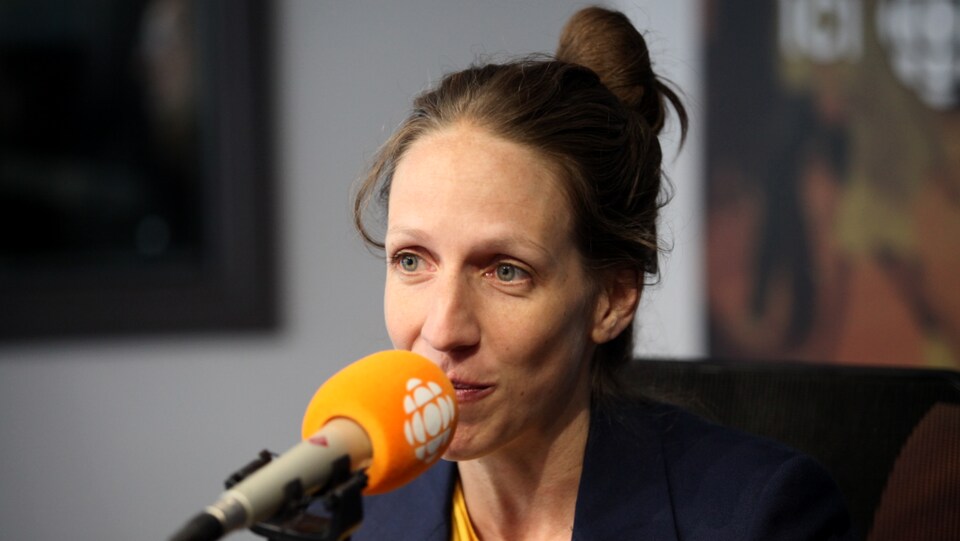 Eugénie Émond, en studio