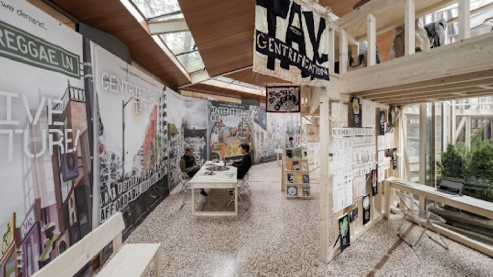 L'intérieur du pavillon canadien