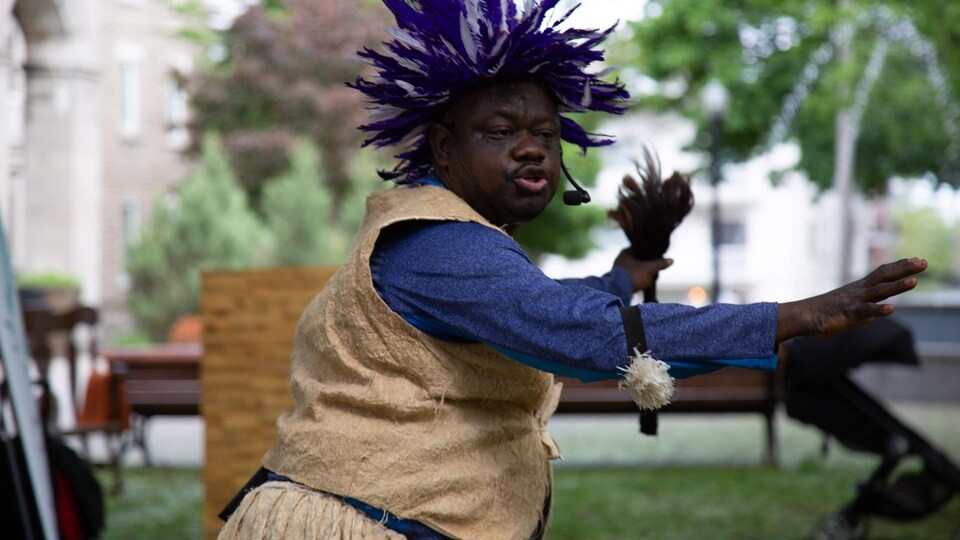 Tiretoi une bûche au festival international du conte Jos Violon