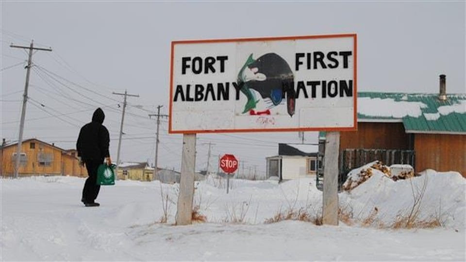 Fort Albany, l'hiver.