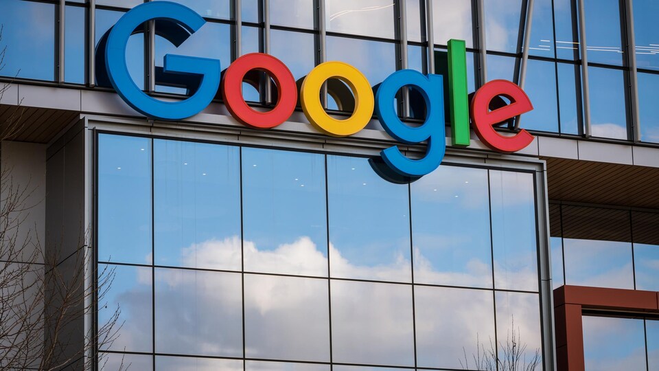 Le logo de Google sur un immeuble à Seattle, aux États-Unis.