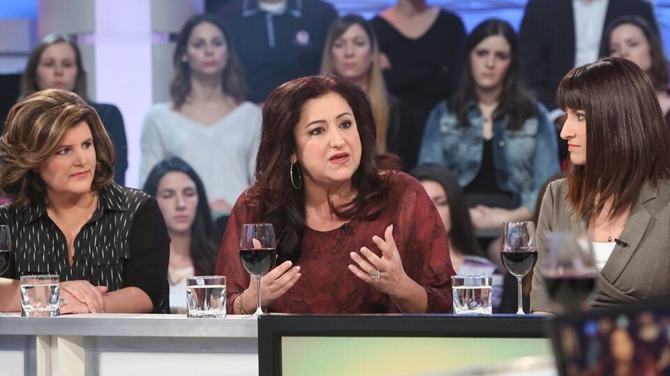 Maria Mourani, sur le plateau de Tout le monde en parle