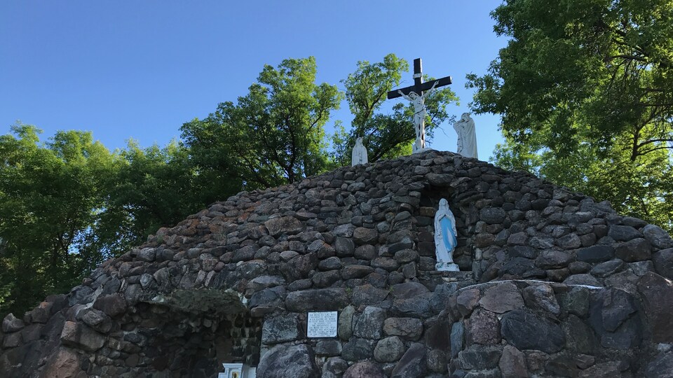 La grotte de SainteRoseduLac, lieu de recueillement RadioCanada.ca